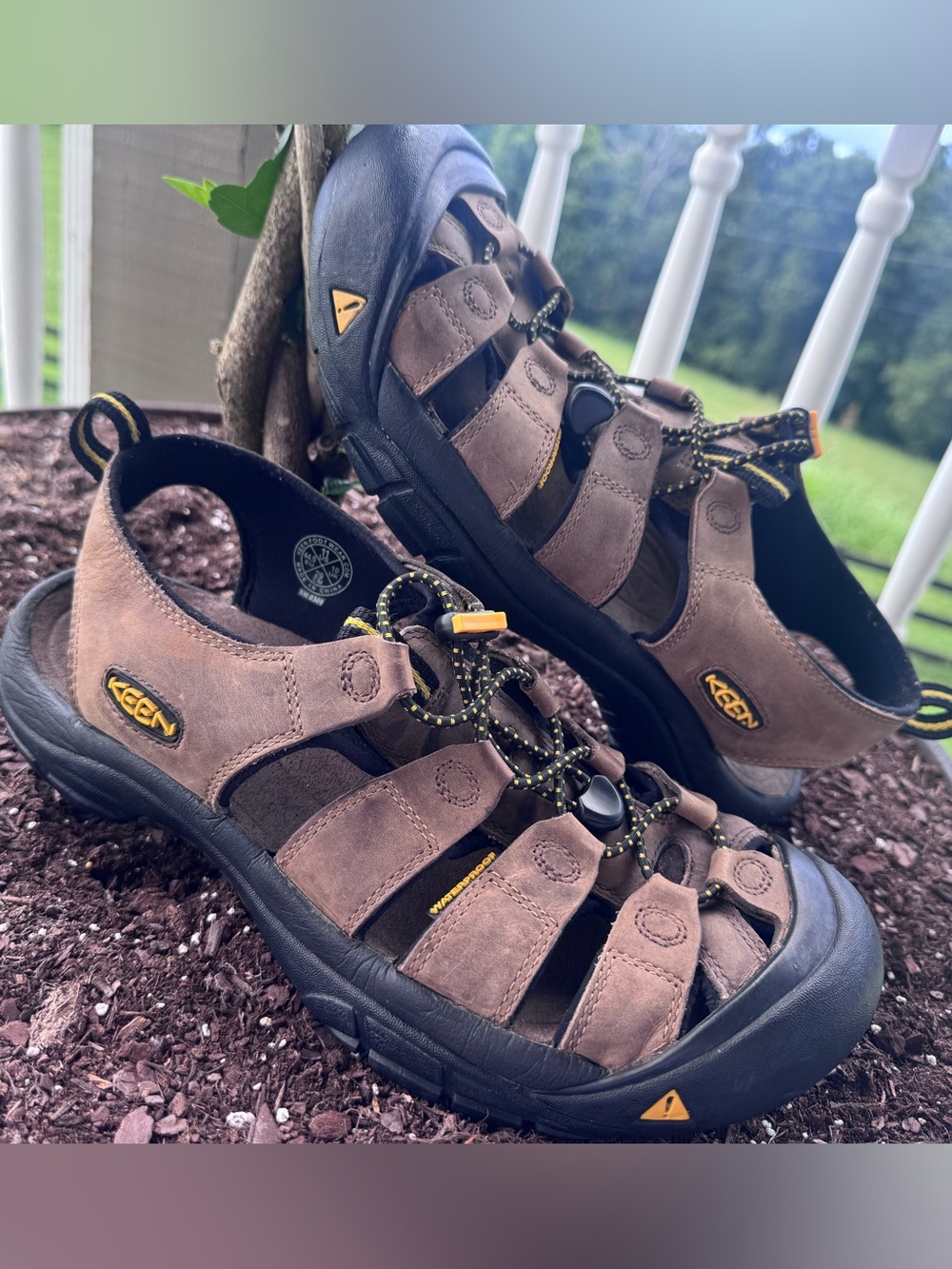KEEN Men's Newport Waterproof Leather Hiking Sandals Bison Brown Gorpcore 11